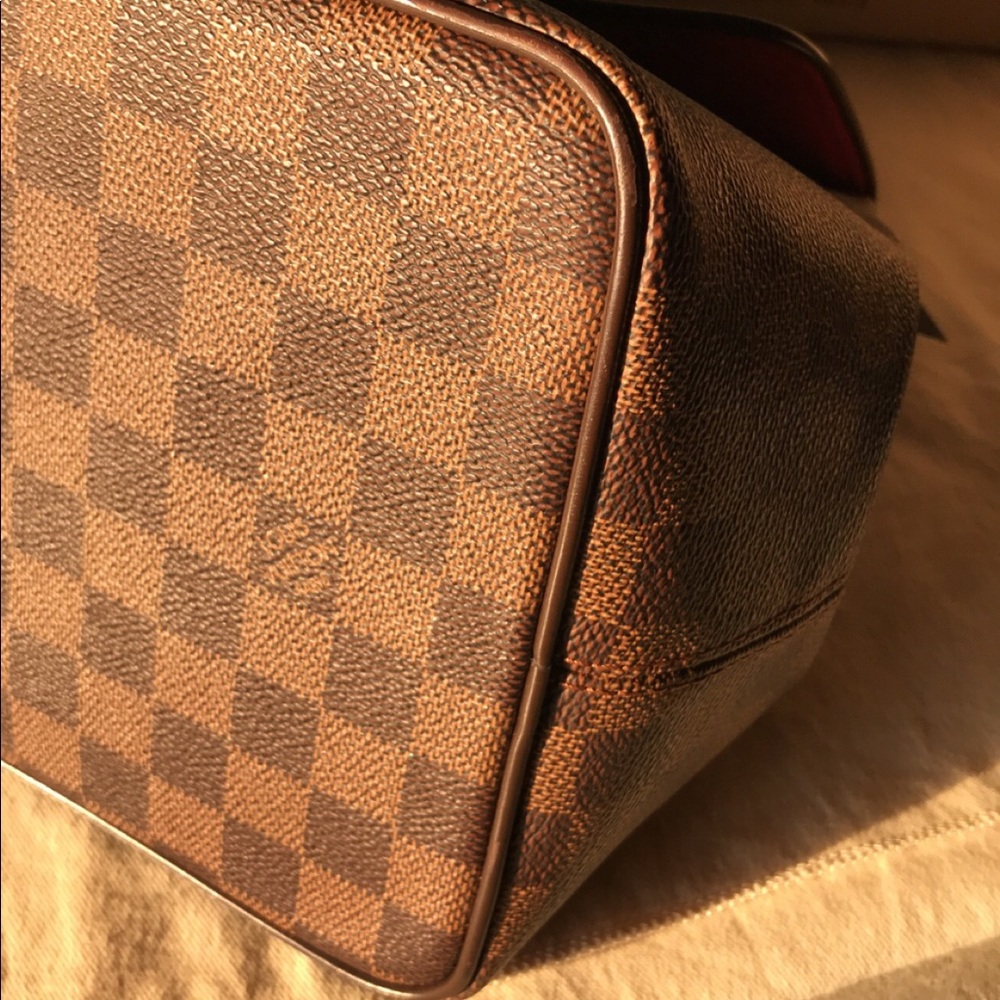 Classy Auth.Louis Vuitton Bergamo - Picture 7 of 15